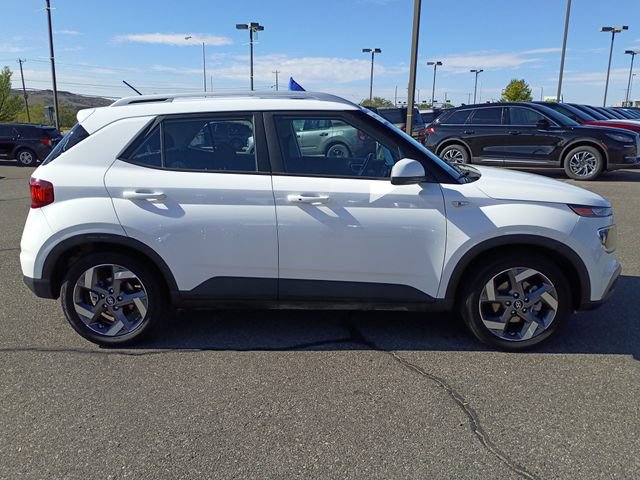 Used 2025 Hyundai Venue SEL FWD image 6