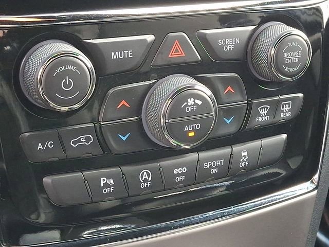 Used 2019 Jeep Grand Cherokee Laredo w/ Laredo X Package AWD/4WD image 15