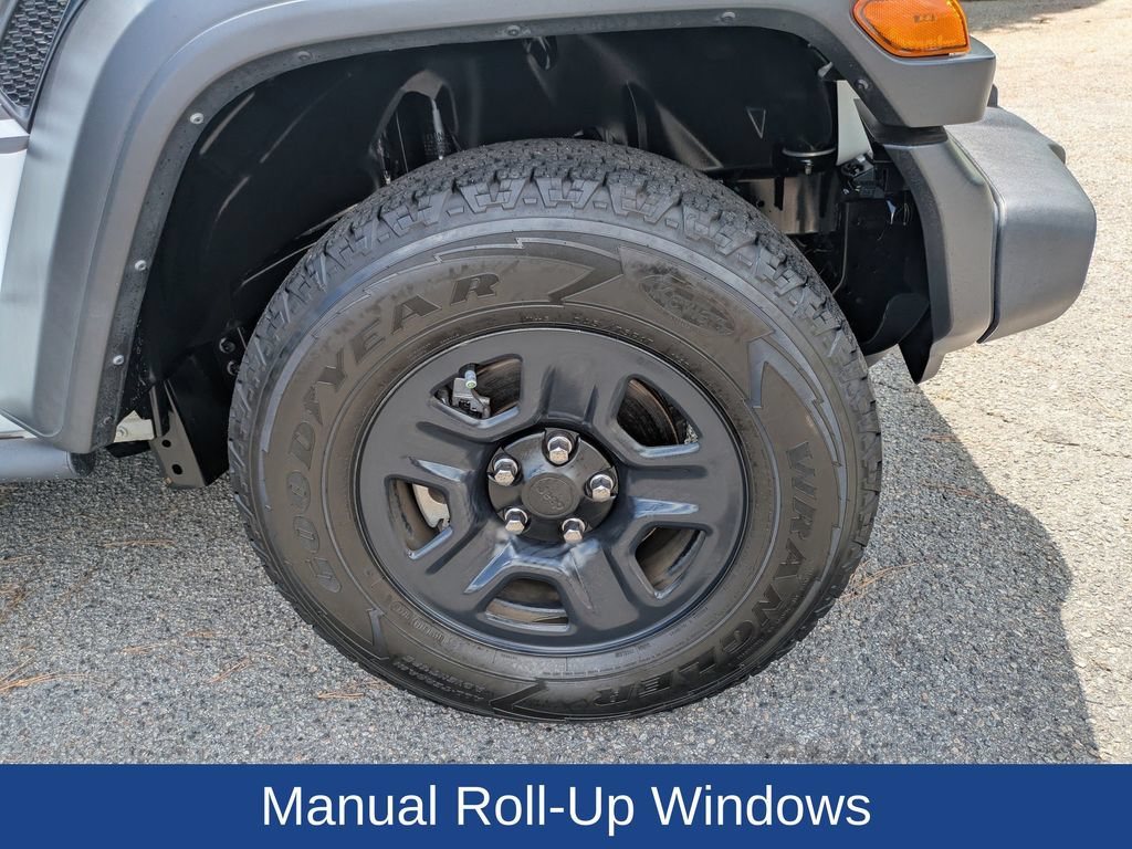 Used 2022 Jeep Gladiator Sport AWD/4WD image 13