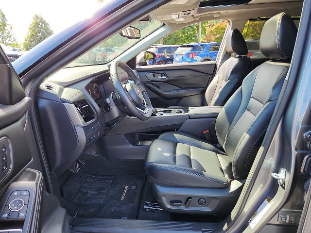 Used 2024 Nissan Rogue SL w/ SL Premium Package AWD/4WD image 14