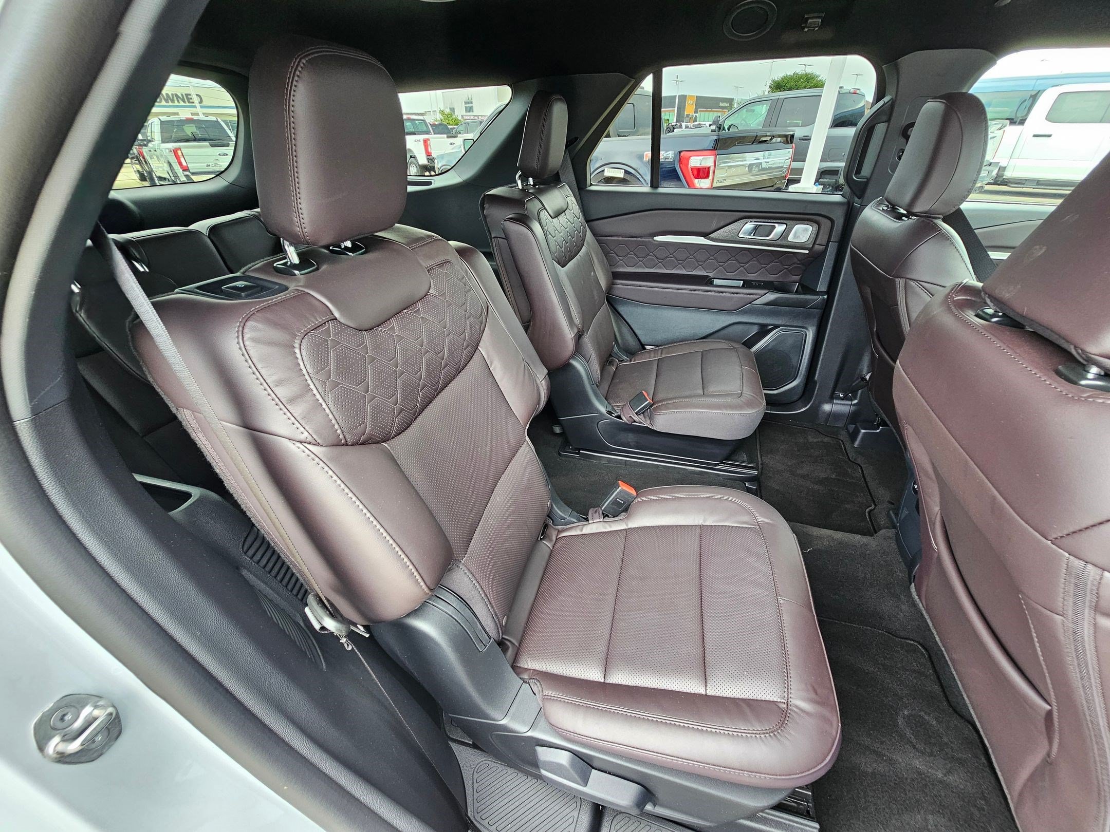 Certified 2026 Ford Explorer Platinum w/ LUX Leather Package AWD/4WD image 32