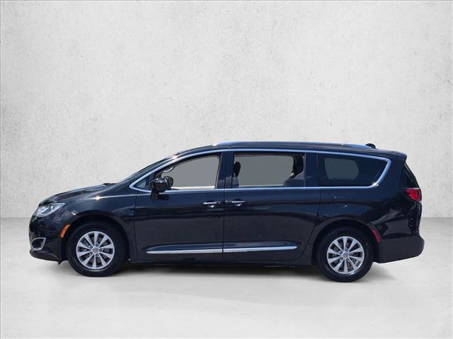 Used 2019 Chrysler Pacifica Touring-L FWD image 9