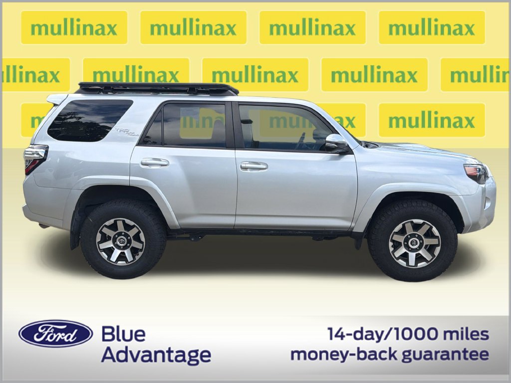 Used 2023 Toyota 4Runner TRD Off-Road Premium w/ Moonroof Package AWD/4WD image 2