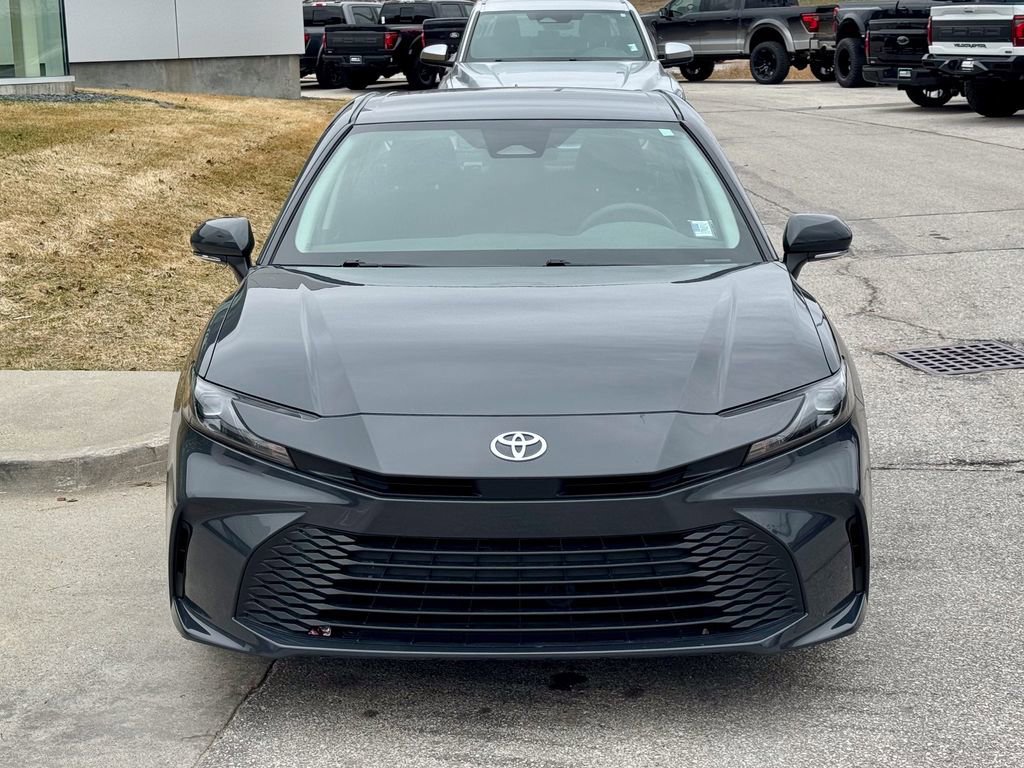 Used 2025 Toyota Camry LE image 8