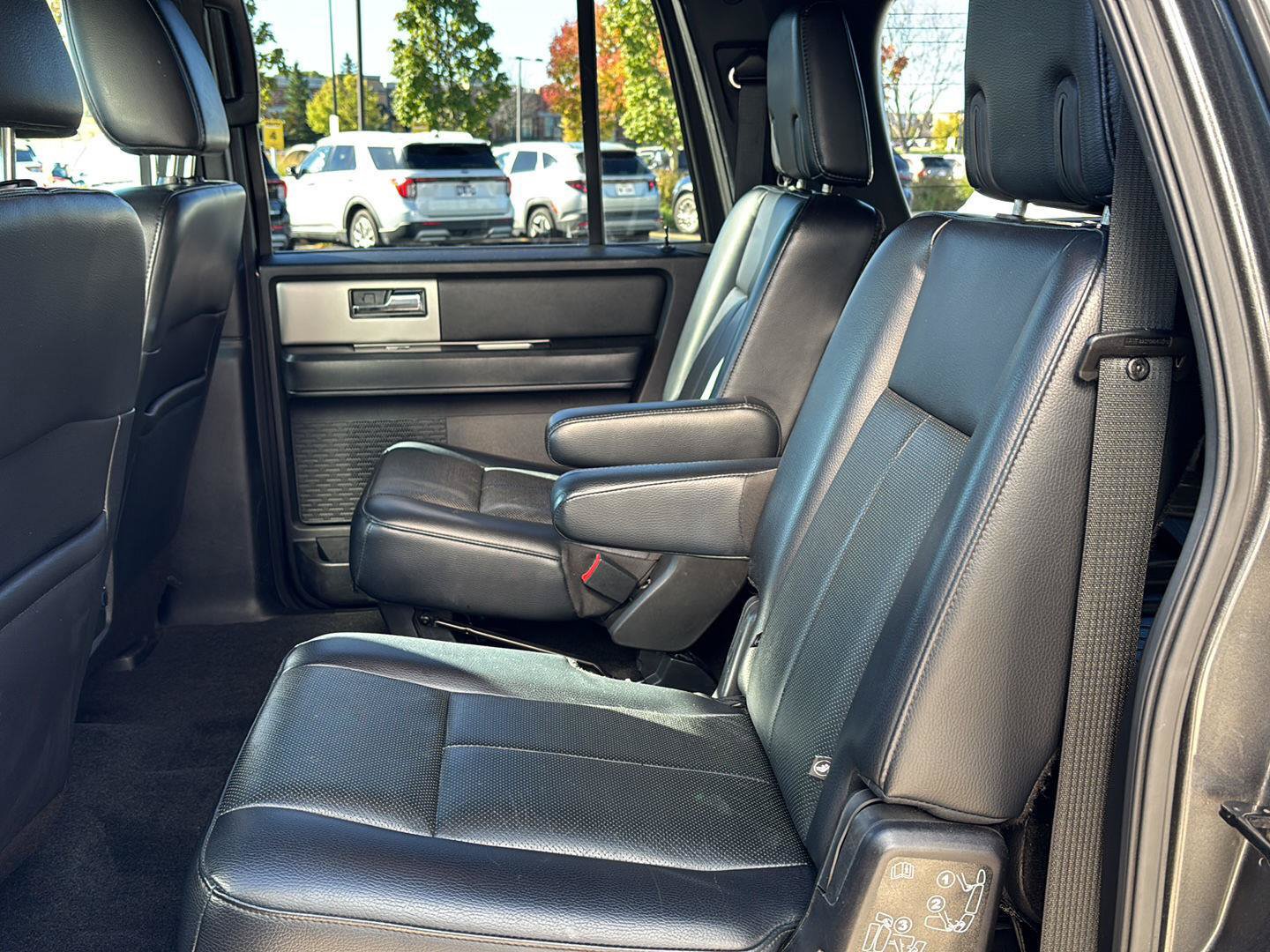Certified 2017 Ford Expedition EL XLT w/ Equipment Group 202A AWD/4WD image 23