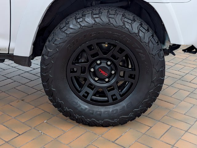 Used 2021 Toyota 4Runner Venture w/ Moonroof Package AWD/4WD image 6