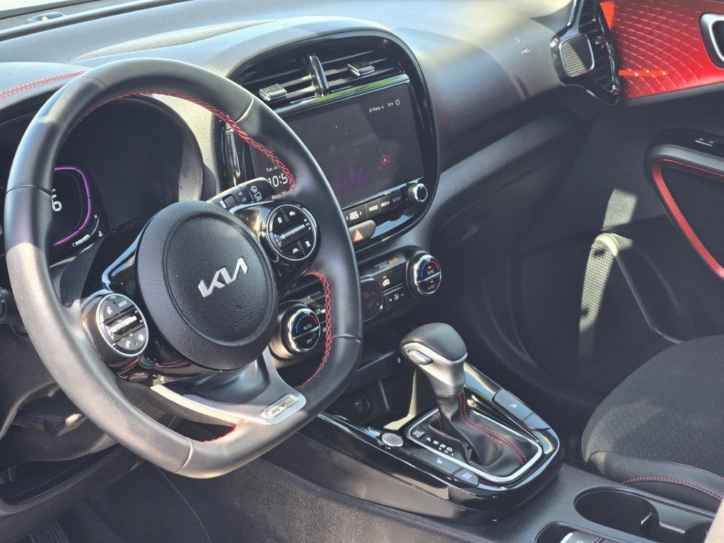 Used 2025 Kia Soul GT-Line w/ GT-Line Technology Package FWD image 21