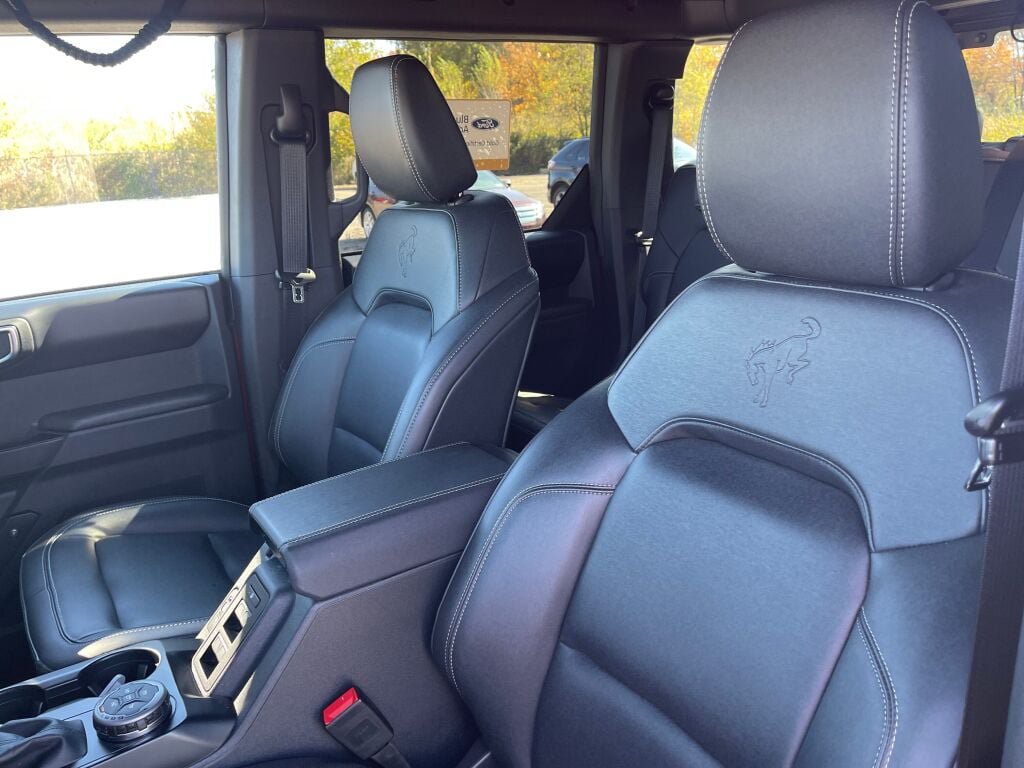 Certified 2025 Ford Bronco Badlands w/ Sasquatch Package AWD/4WD image 6