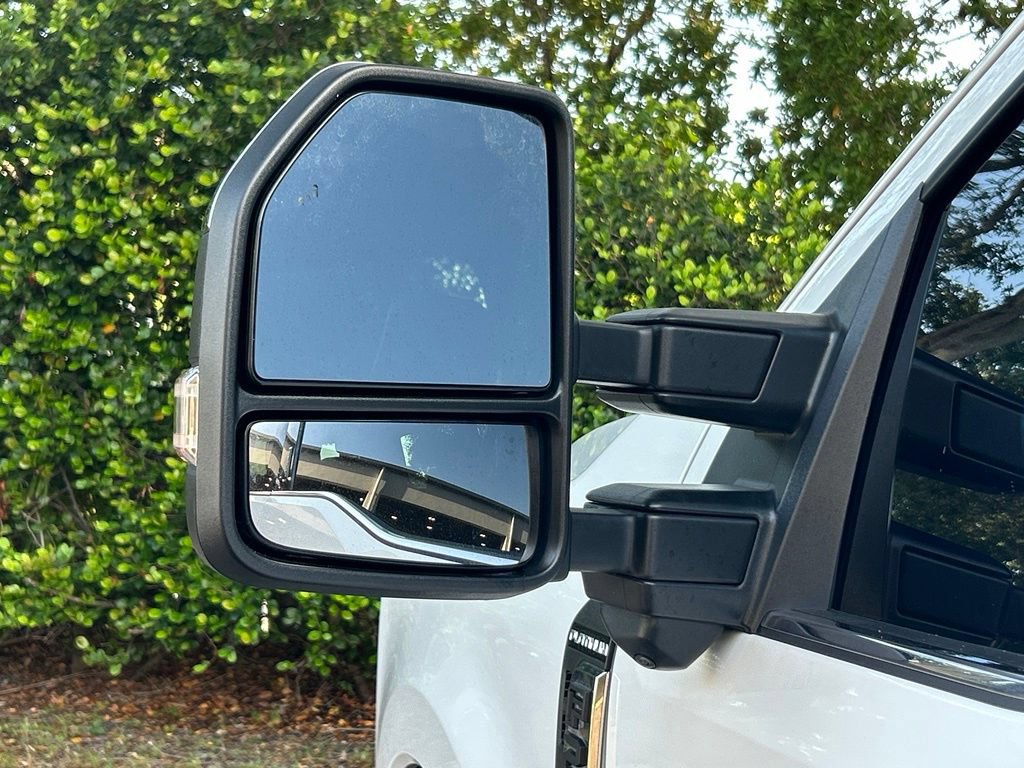 Certified 2024 Ford F250 Platinum w/ FX4 Off-Road Package AWD/4WD image 19