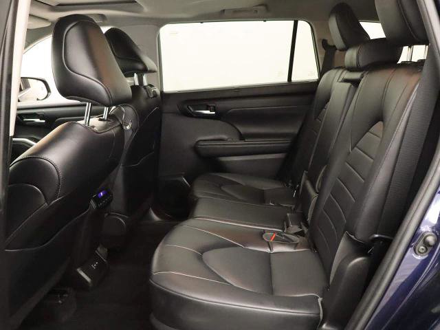 Used 2022 Toyota Highlander XLE image 22