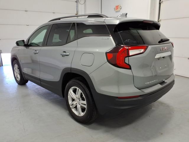 Used 2024 GMC Terrain SLE w/ Driver Convenience Package FWD image 5