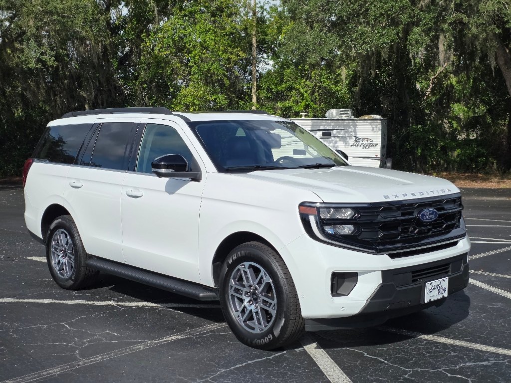 Certified 2025 Ford Expedition Active RWD image 14