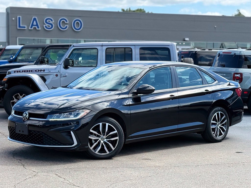 Used 2025 Volkswagen Jetta SE