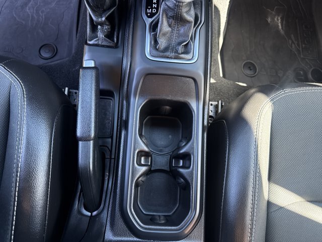 Used 2020 Jeep Wrangler Sport AWD/4WD image 23