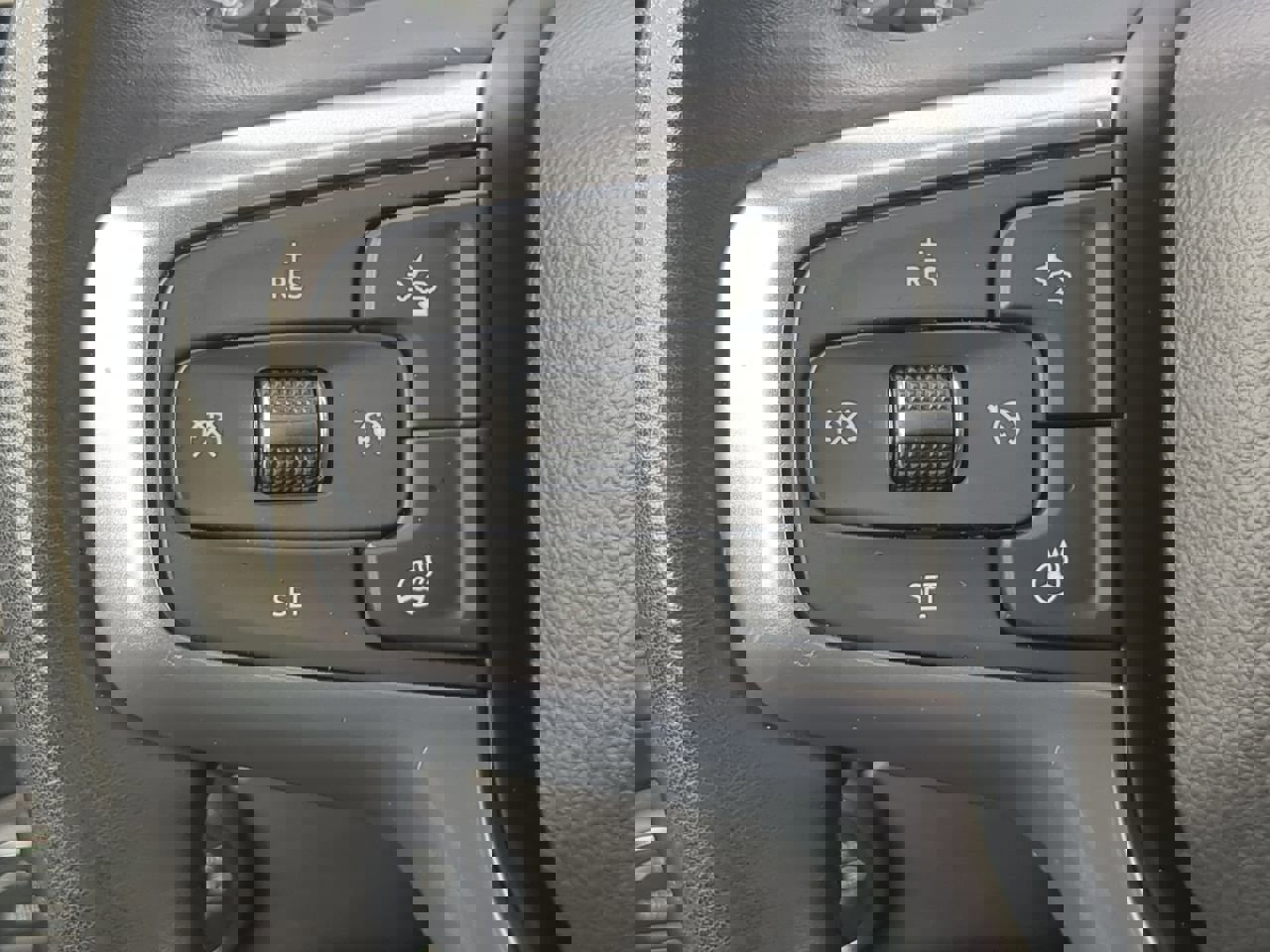 Used 2024 Chevrolet Silverado 2500 LT w/ Convenience Package image 24