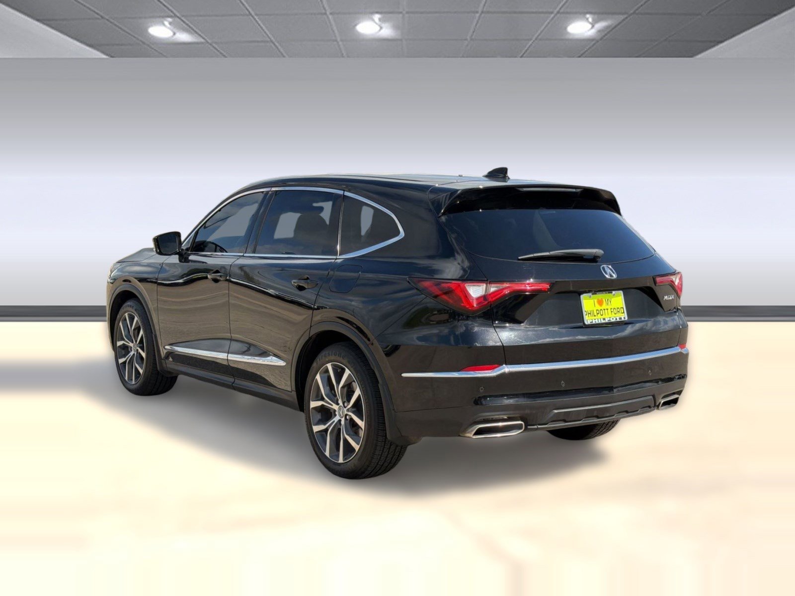 Used 2023 Acura MDX FWD w/ Technology Package image 3