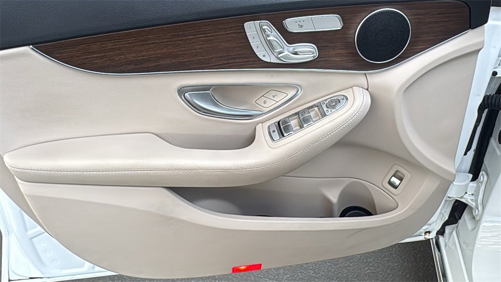 Used 2021 Mercedes-Benz C 300 C 300 image 18