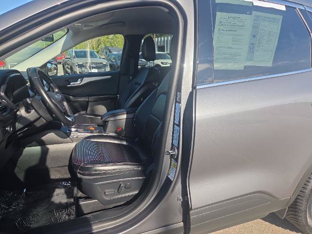 Certified 2024 Ford Escape Platinum AWD/4WD image 18