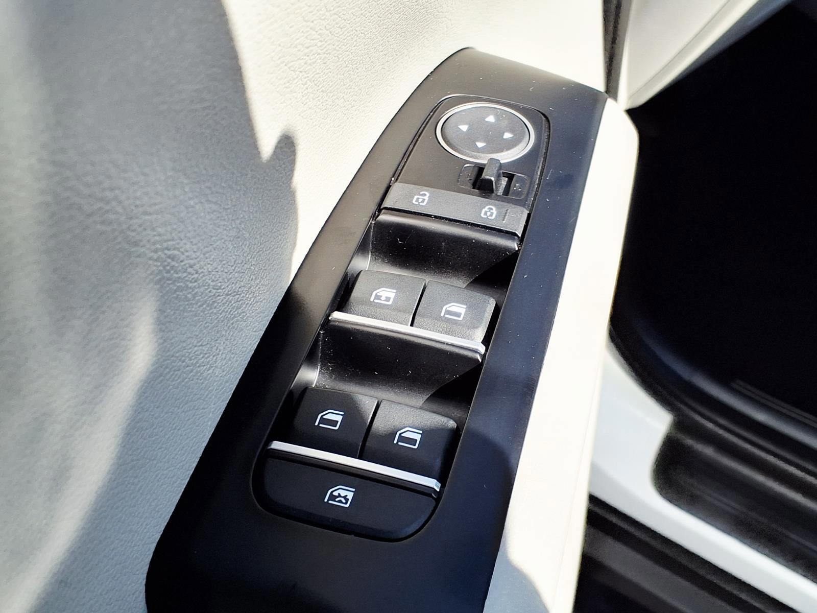 Used 2025 Kia Soul LX FWD image 21