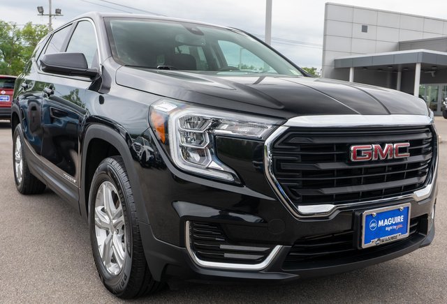 Used 2024 GMC Terrain SLE AWD/4WD image 4