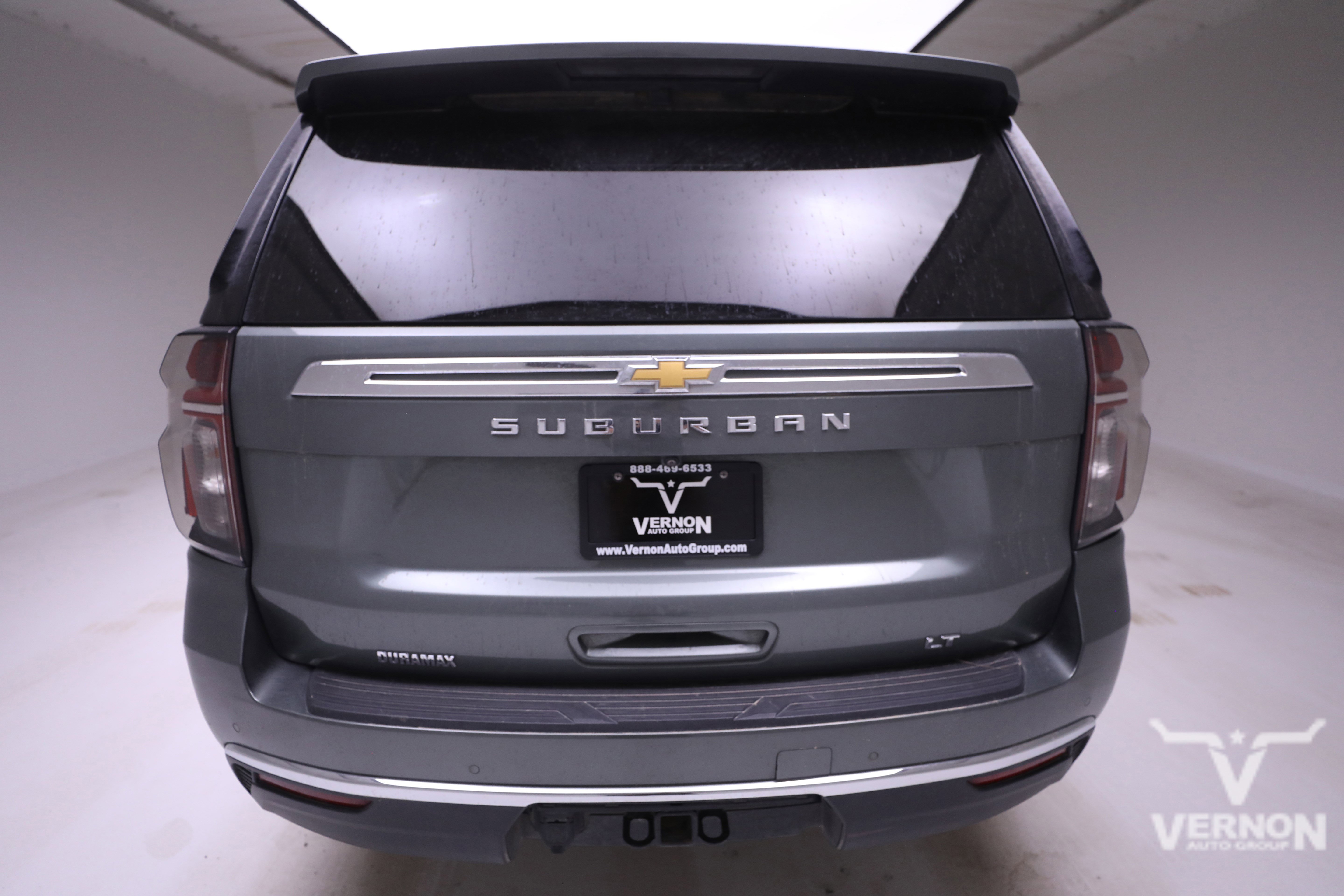 Used 2024 Chevrolet Suburban LT w/ Luxury Package AWD/4WD image 3