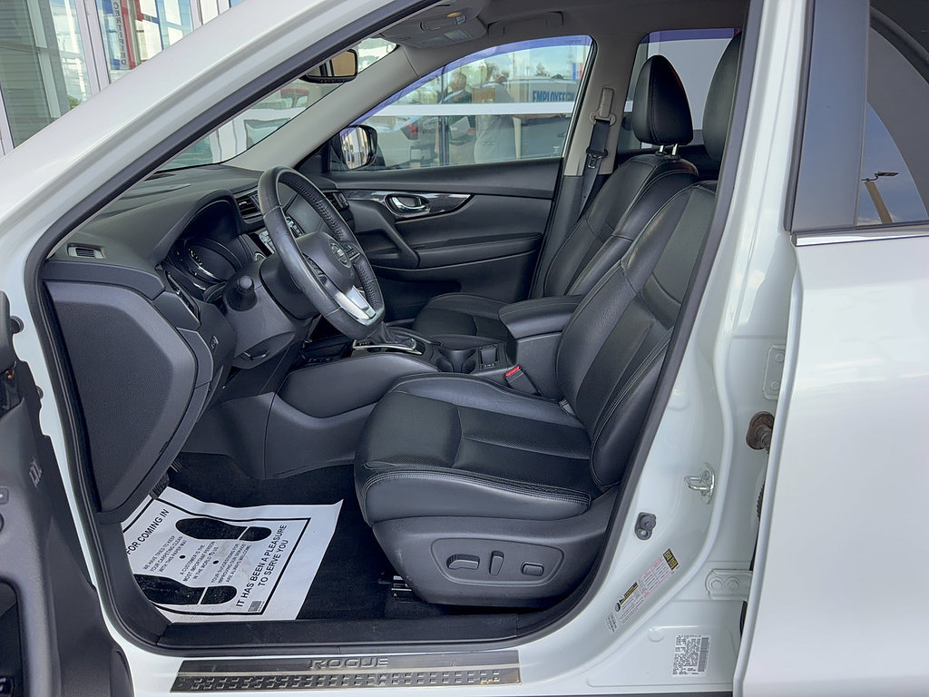 Used 2018 Nissan Rogue SL w/ Premium Package FWD image 11
