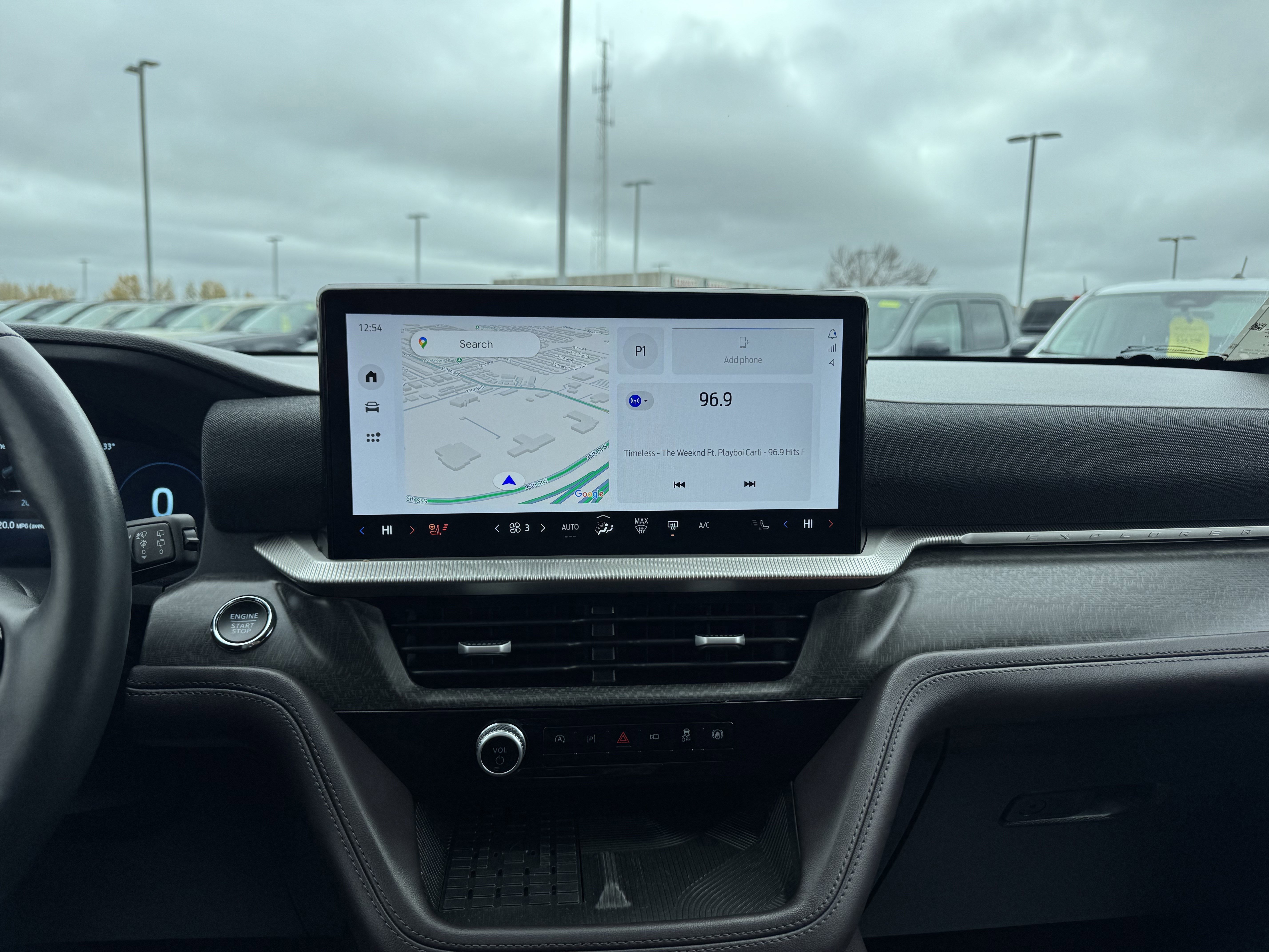 Certified 2025 Ford Explorer Platinum w/ LUX Leather Package image 16