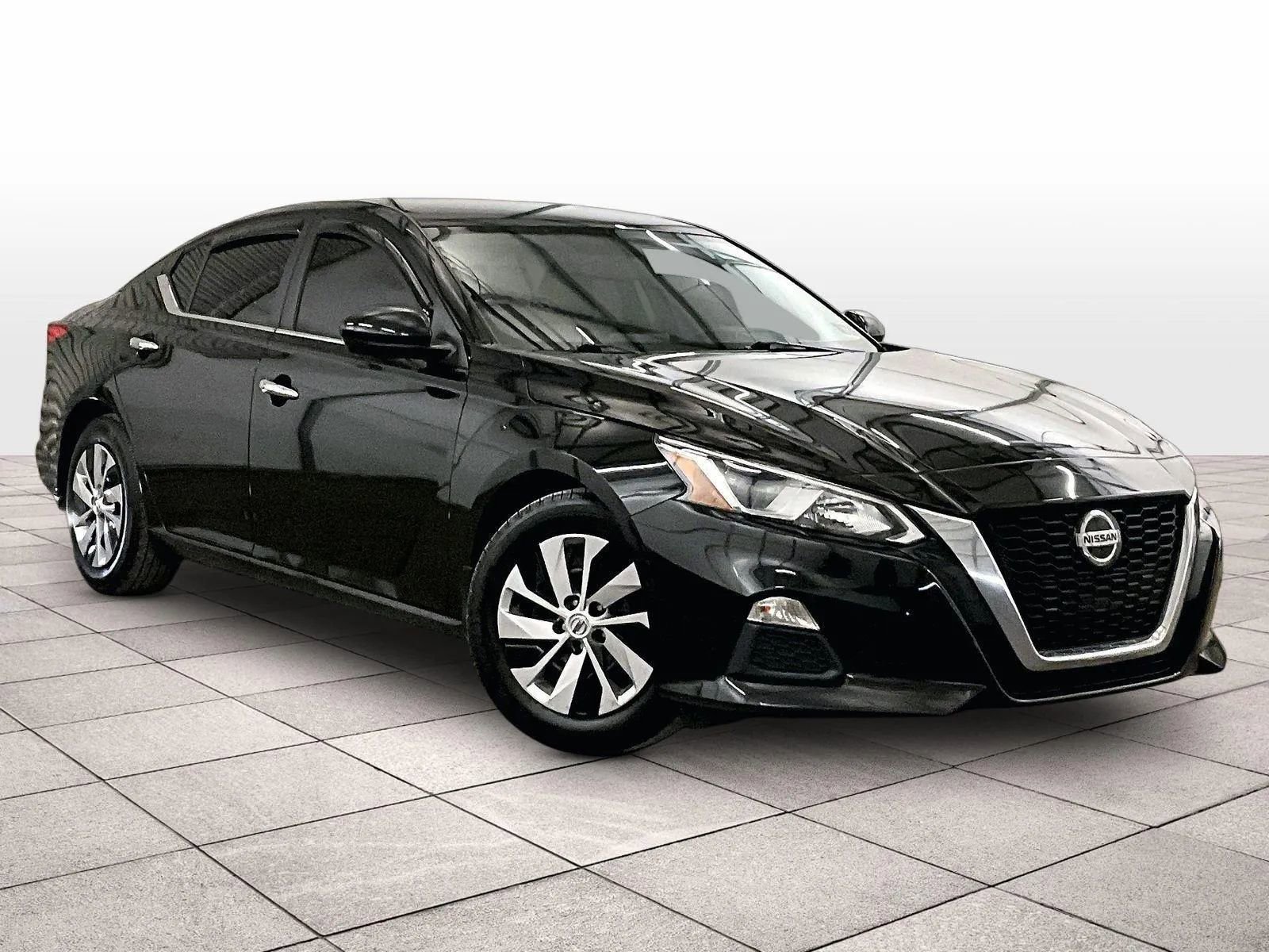 Used 2019 Nissan Altima 2.5 S image 2