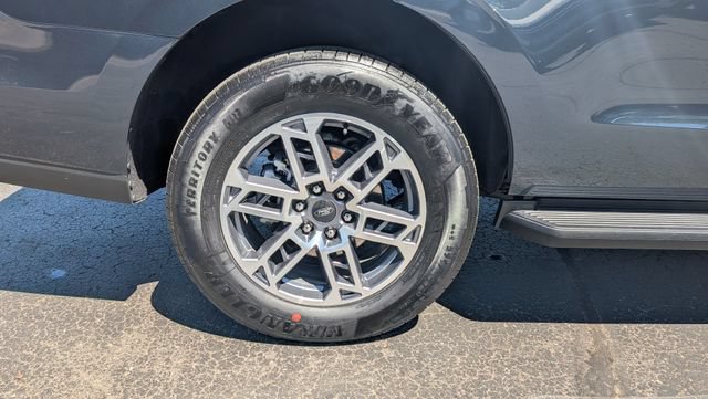 Certified 2025 Ford Expedition Active RWD image 9