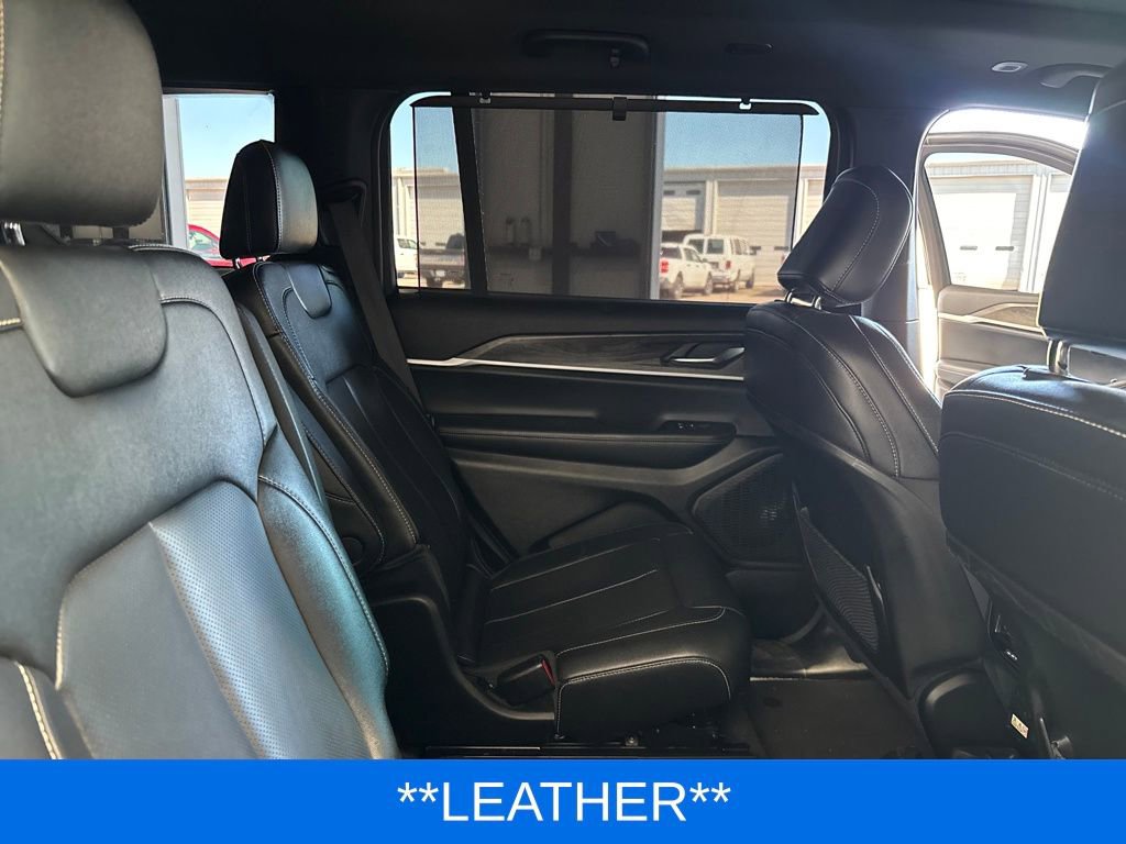 Used 2024 Jeep Grand Cherokee L Limited w/ Luxury Tech Group II image 17