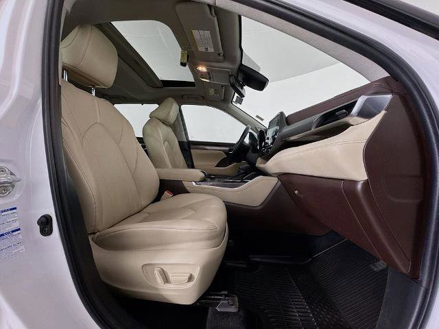 Used 2022 Toyota Highlander Limited image 31