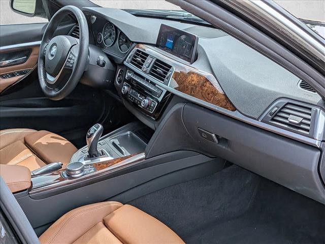 Used 2017 BMW 330i xDrive Sedan AWD/4WD image 25