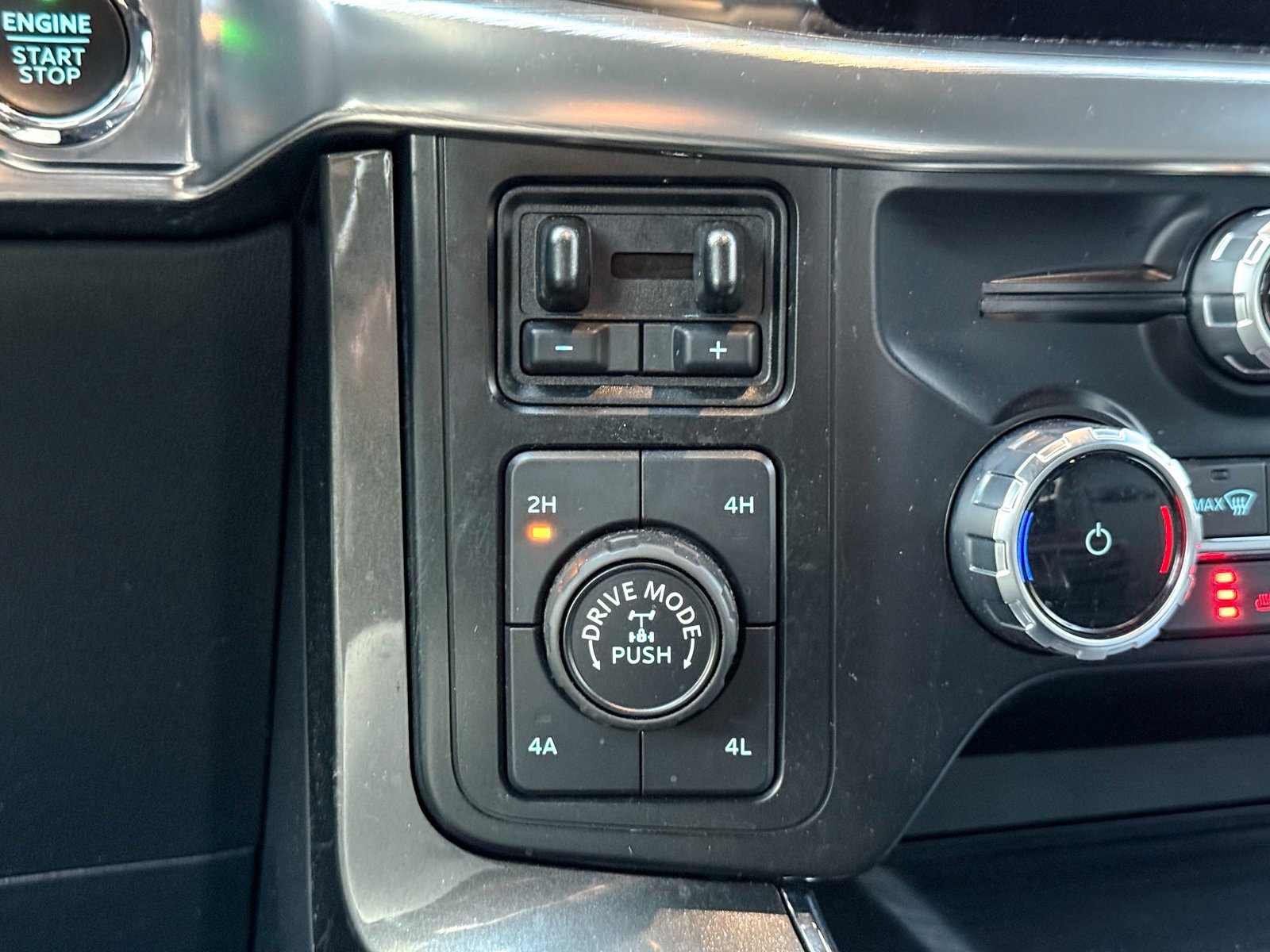 Certified 2023 Ford F150 Lariat w/ Equipment Group 502A High image 28