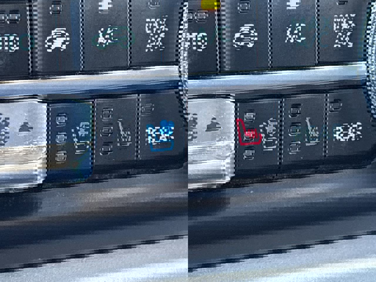 Certified 2024 Ford Expedition XLT image 26