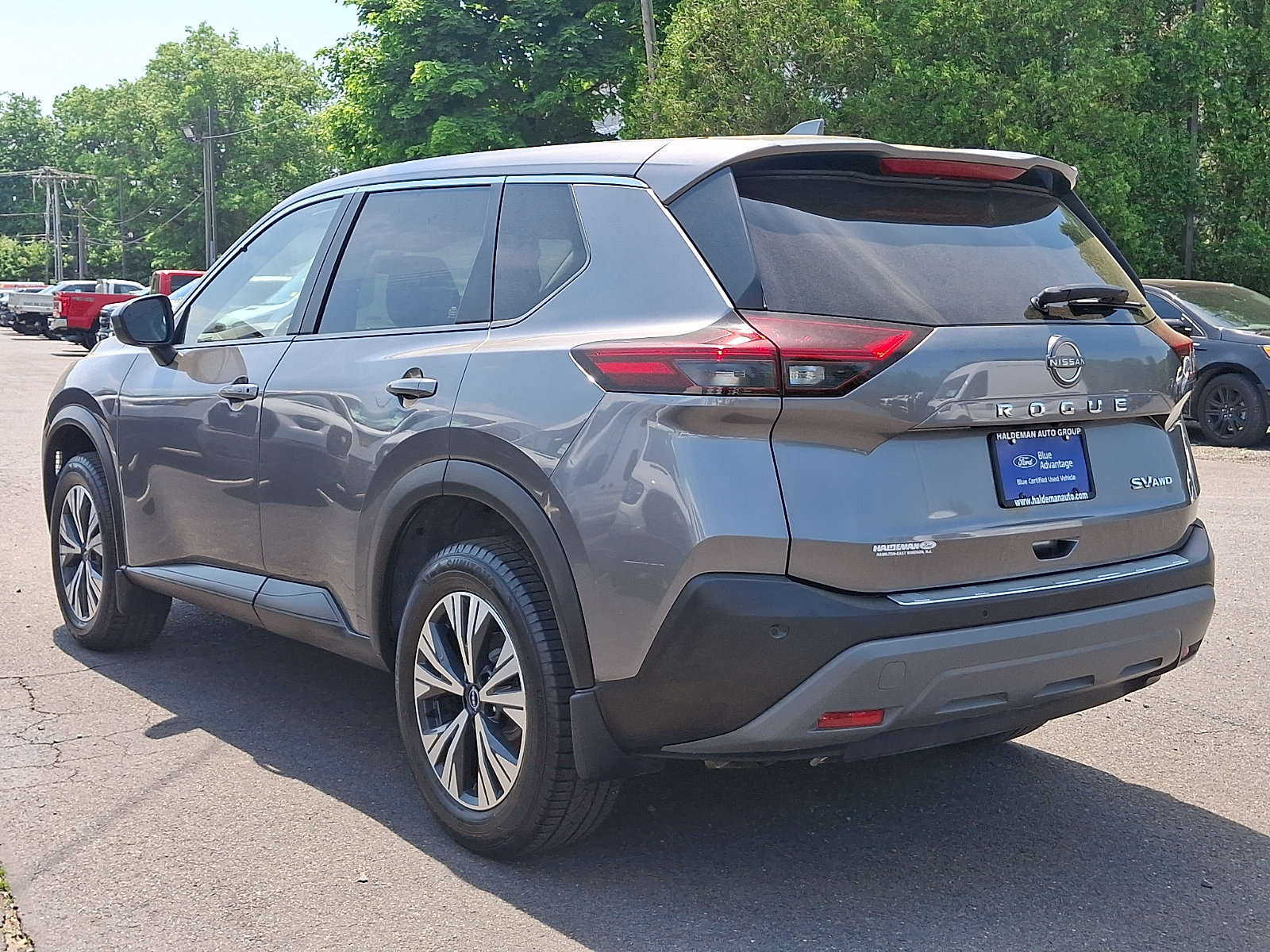 Used 2023 Nissan Rogue SV AWD/4WD image 5