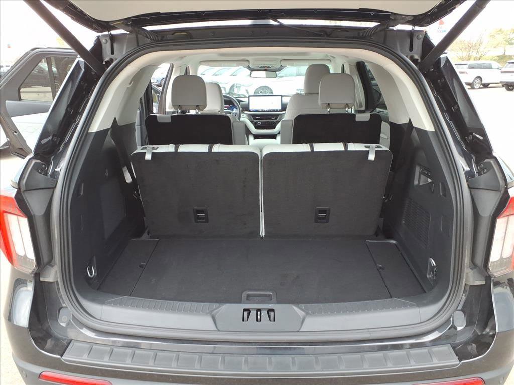 Certified 2025 Ford Explorer Platinum w/ LUX Leather Package AWD/4WD image 7