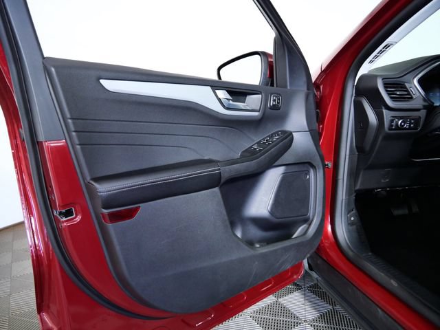 Certified 2025 Ford Escape Platinum AWD/4WD image 16