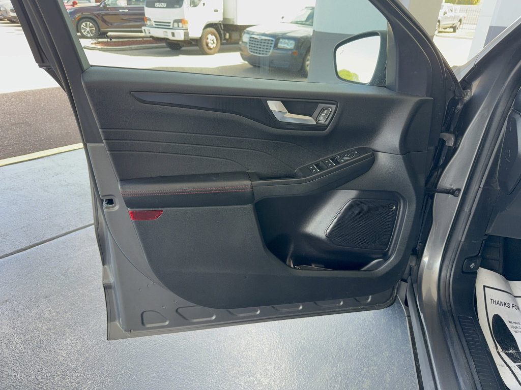 Certified 2022 Ford Escape SEL w/ SEL Stealth AWD Package image 8