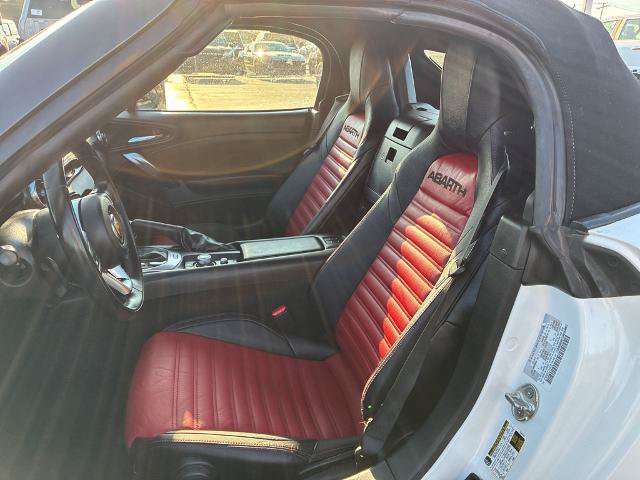 Used 2020 FIAT 124 Spider Abarth w/ Convenience Group RWD image 16