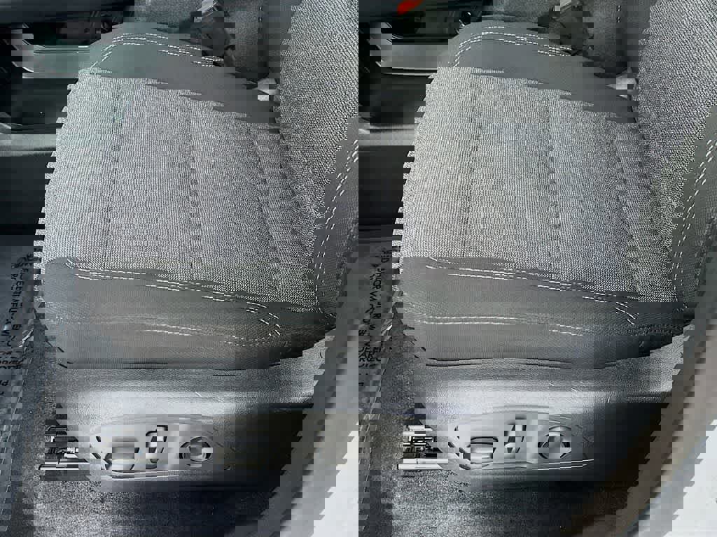 Used 2025 GMC Acadia Elevation image 32