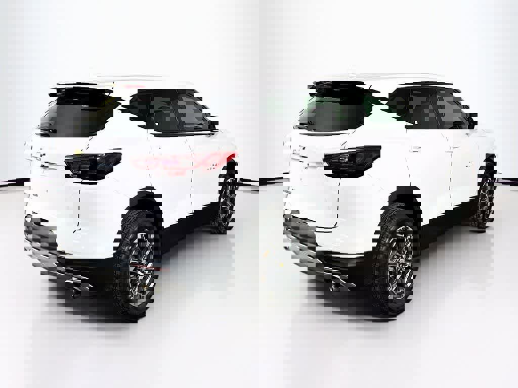 Used 2023 Chevrolet Blazer LT image 5