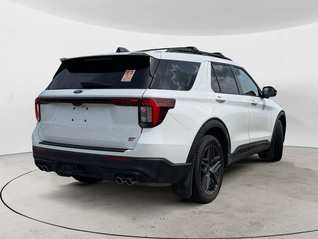 Certified 2025 Ford Explorer ST AWD/4WD image 4