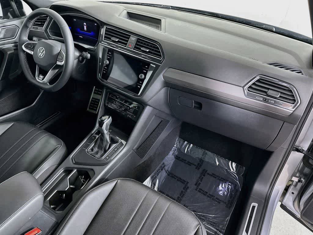 Used 2023 Volkswagen Tiguan SE R-Line FWD image 33