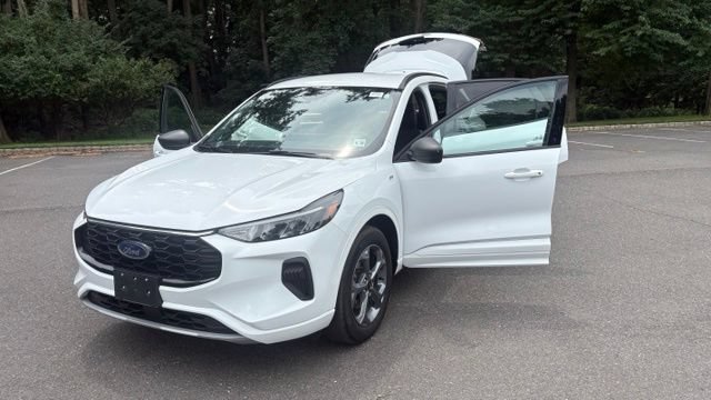 Certified 2023 Ford Escape ST-Line w/ Tech Pack #1 AWD/4WD image 16
