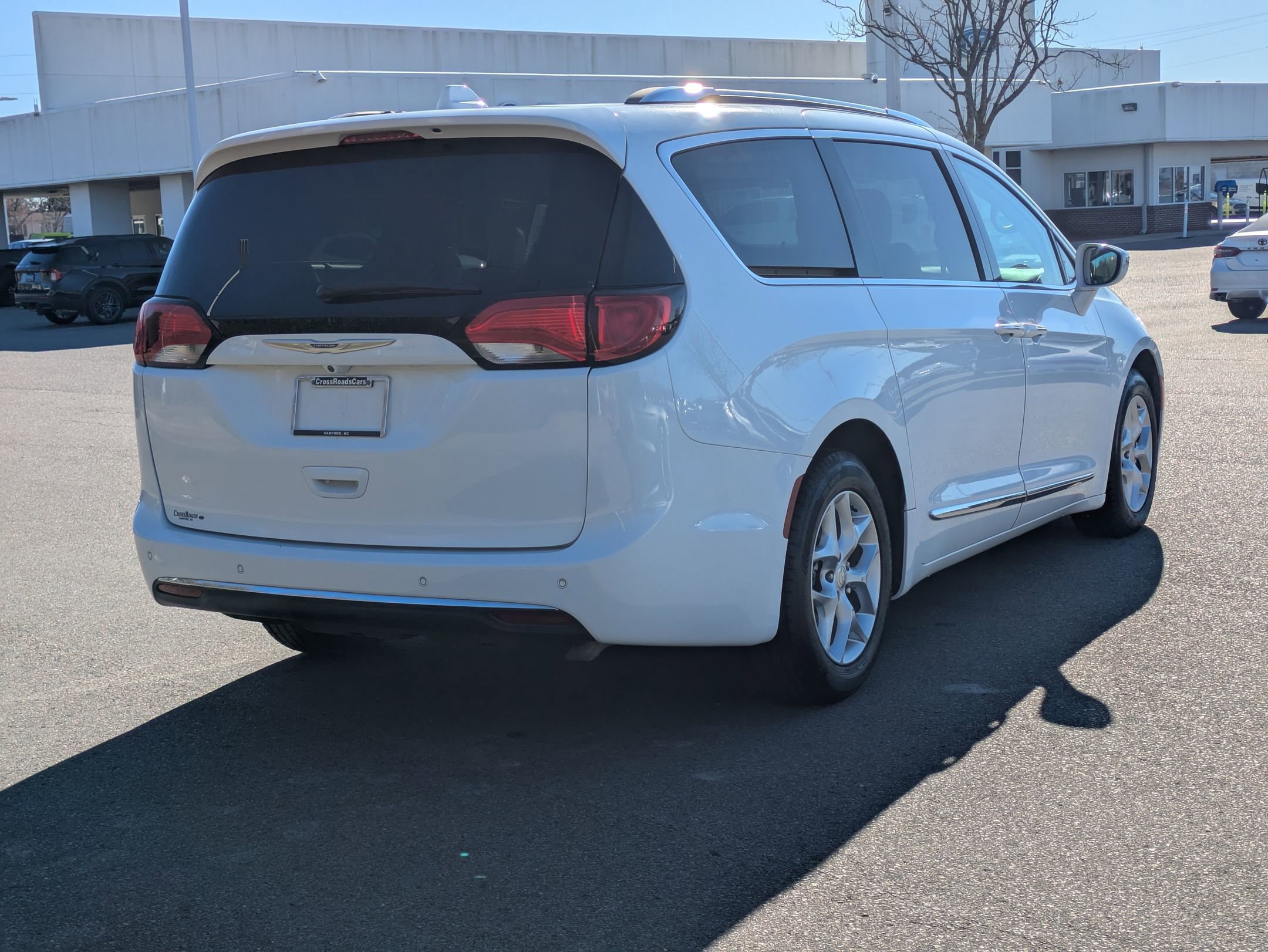 Used 2020 Chrysler Pacifica Limited image 5