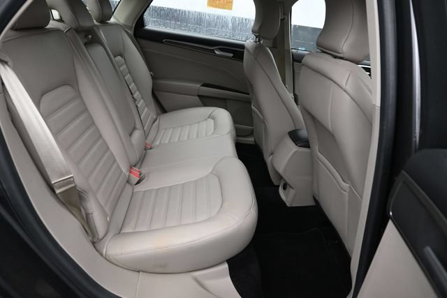 Certified 2017 Ford Fusion SE FWD image 7