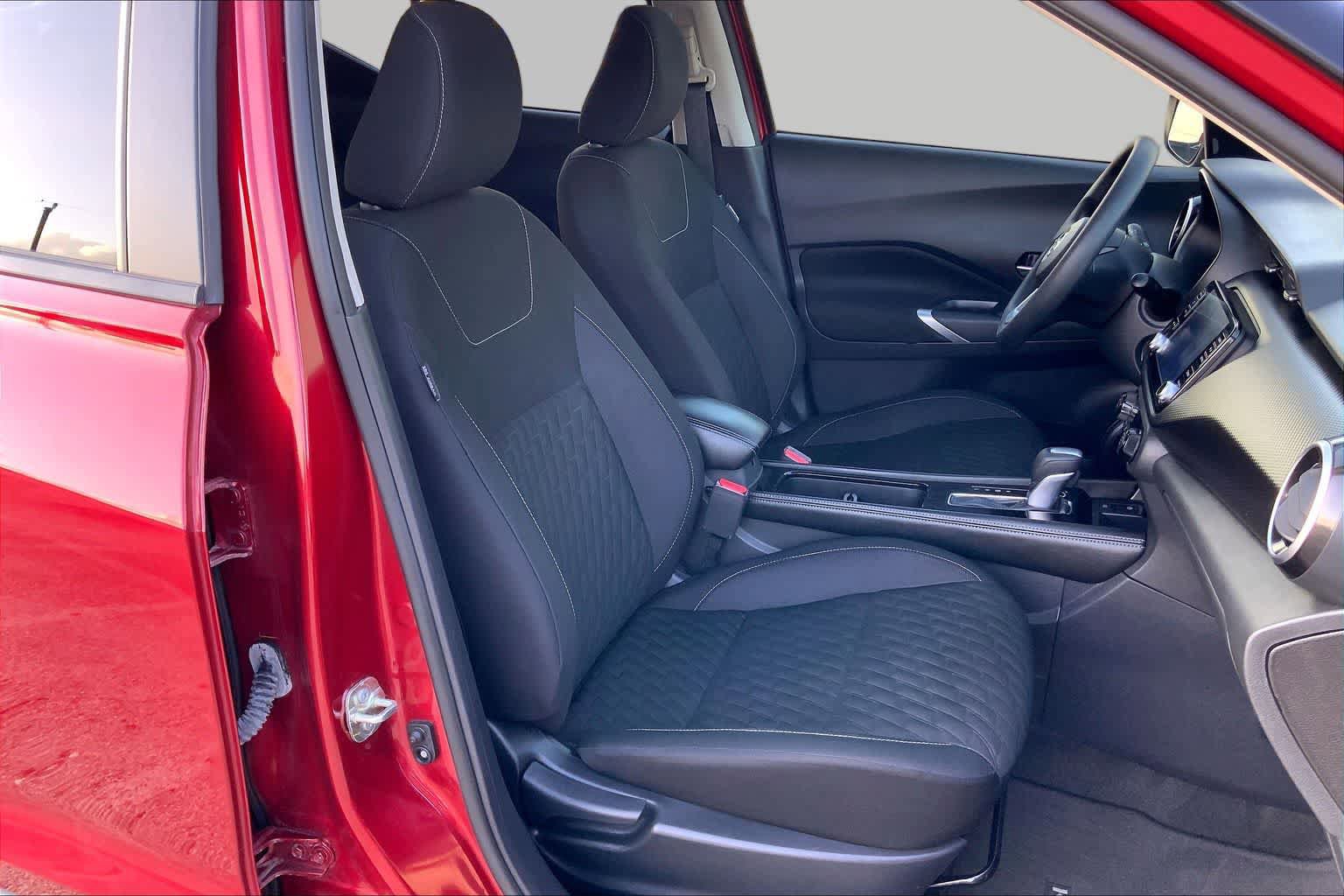 Used 2021 Nissan Kicks SV FWD image 9