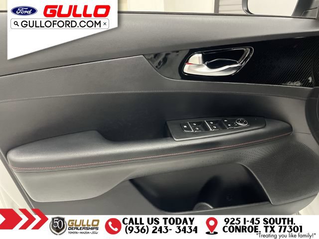 Used 2022 Kia Forte GT w/ GT Technology Package FWD image 18