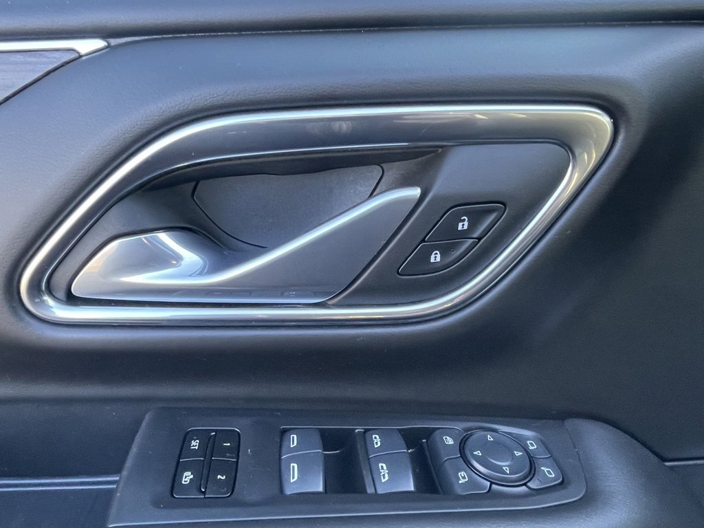 Used 2024 Chevrolet Suburban Z71 w/ Luxury Package image 34