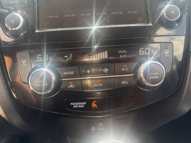 Used 2020 Nissan Rogue SV FWD image 8